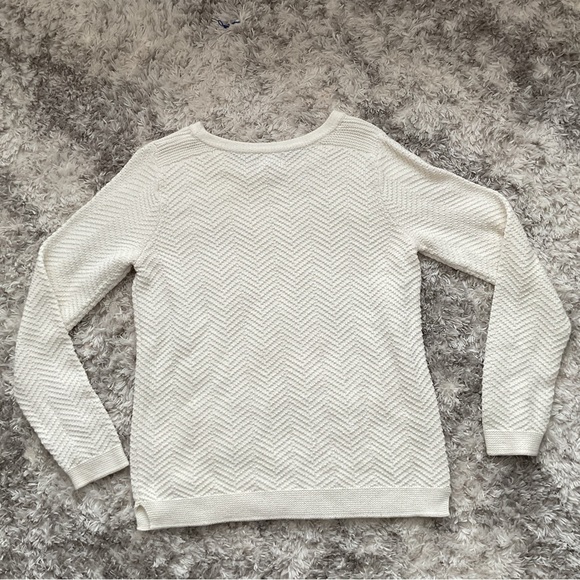 Old Navy Sweaters - Cream Chevron Knit Sweater